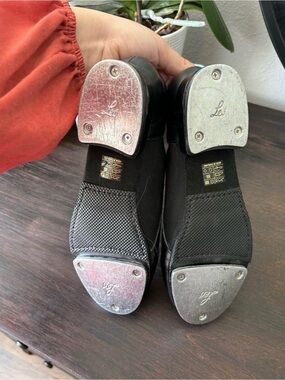Girls 8M Black Tap Shoes